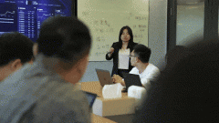 <b>面临井喷式需求仍是杯水车薪</b>